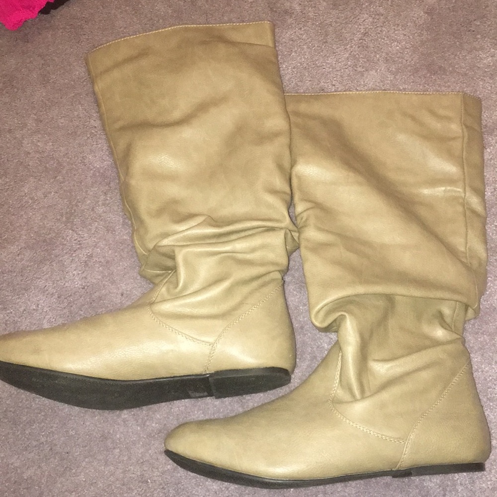 BRAND NEW boots